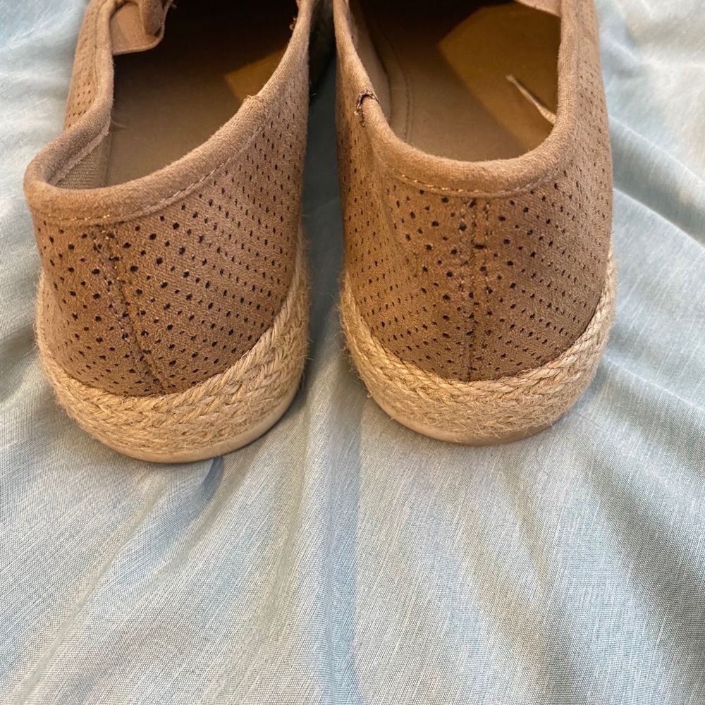Shoes - Picture 5 of 5